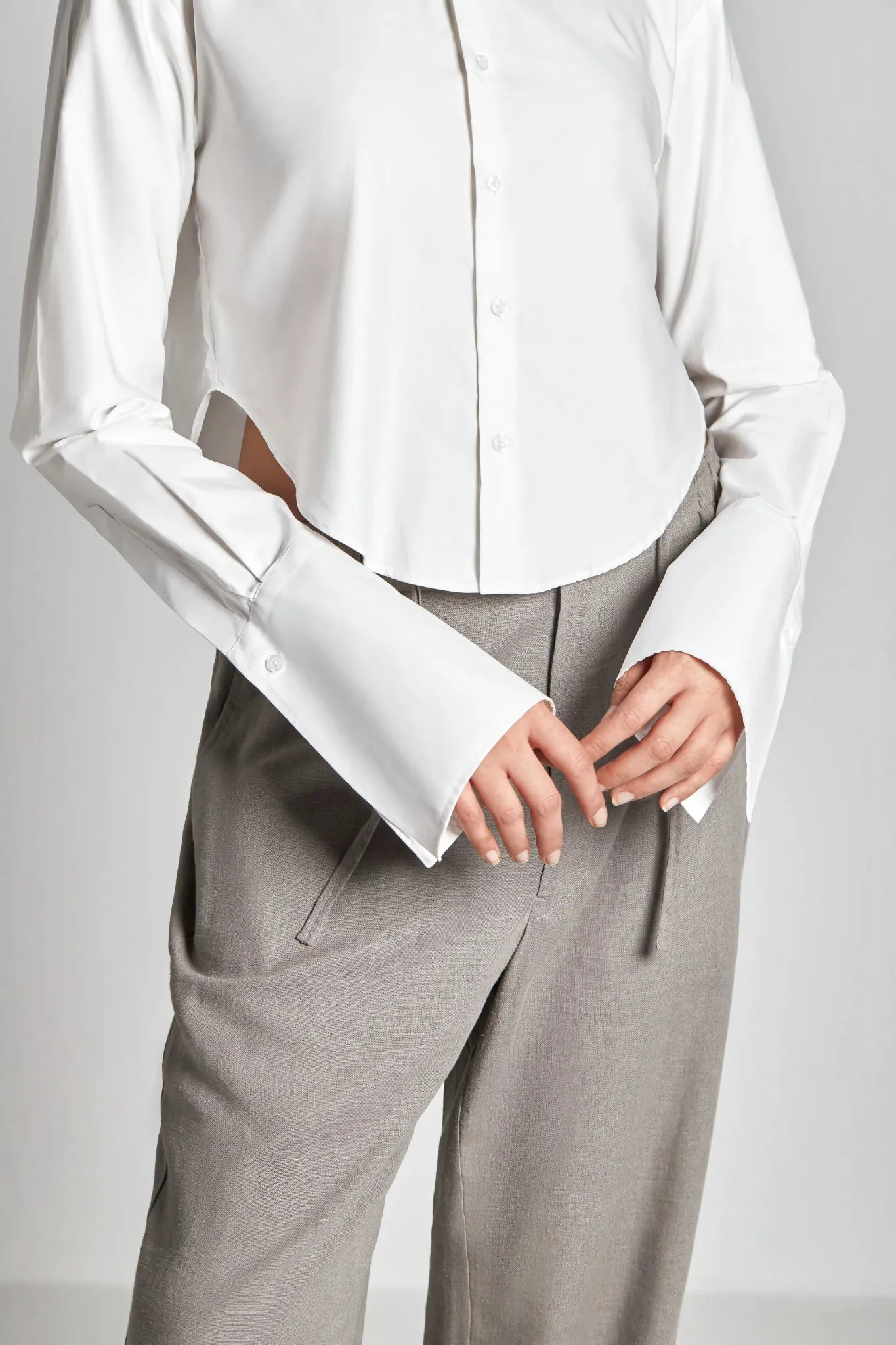 Bone Round Cropped Shirt