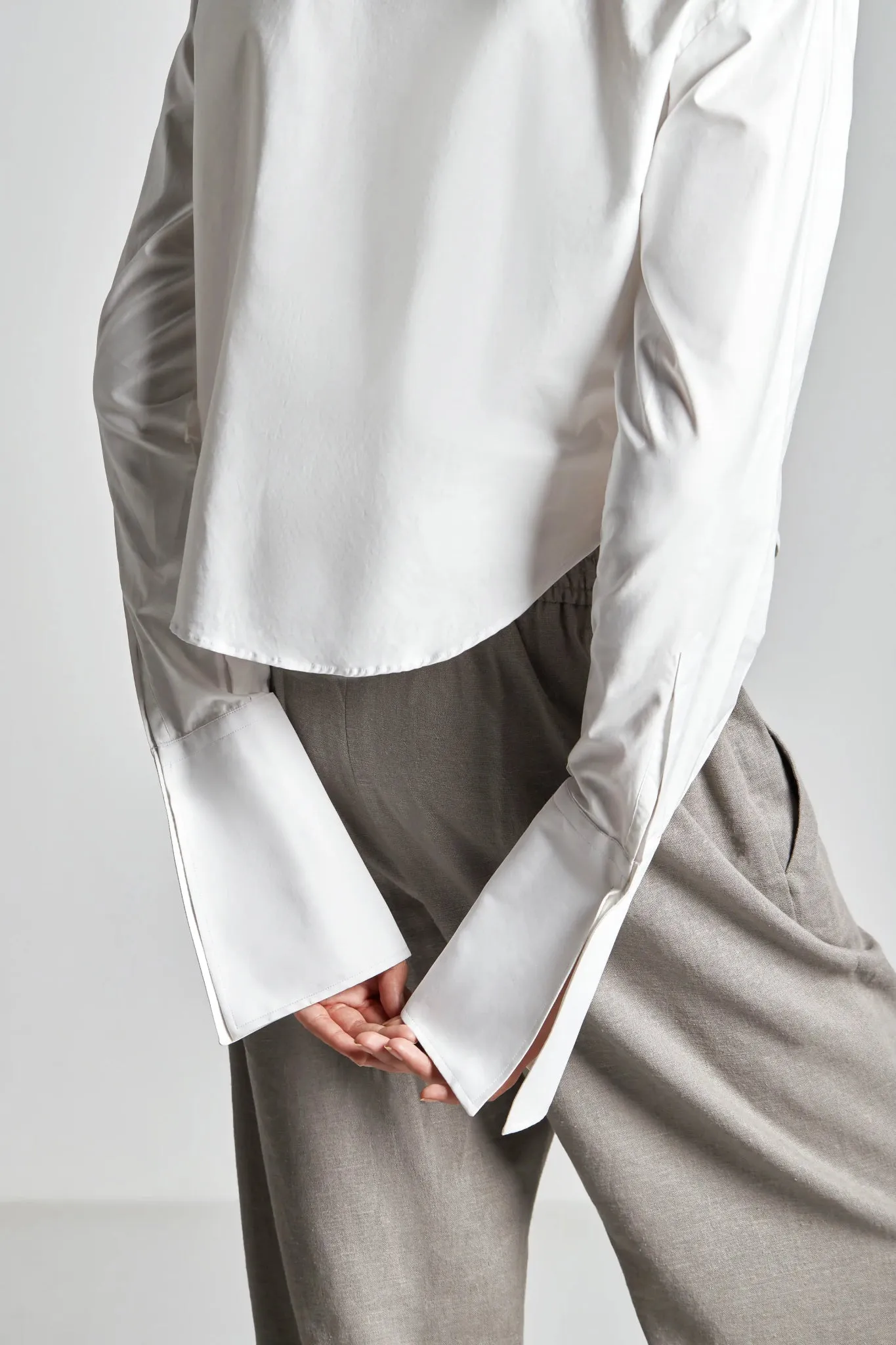 Bone Round Cropped Shirt