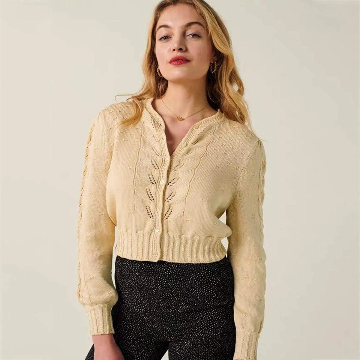 Embroidered Floral Beige Short Knitted Cardigan