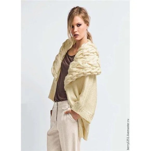 Knitted women jacket