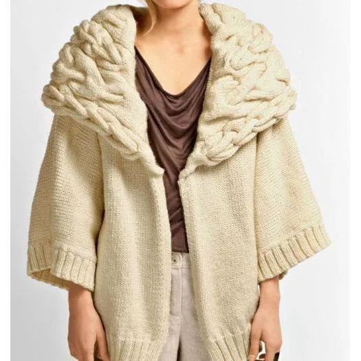 Knitted women jacket
