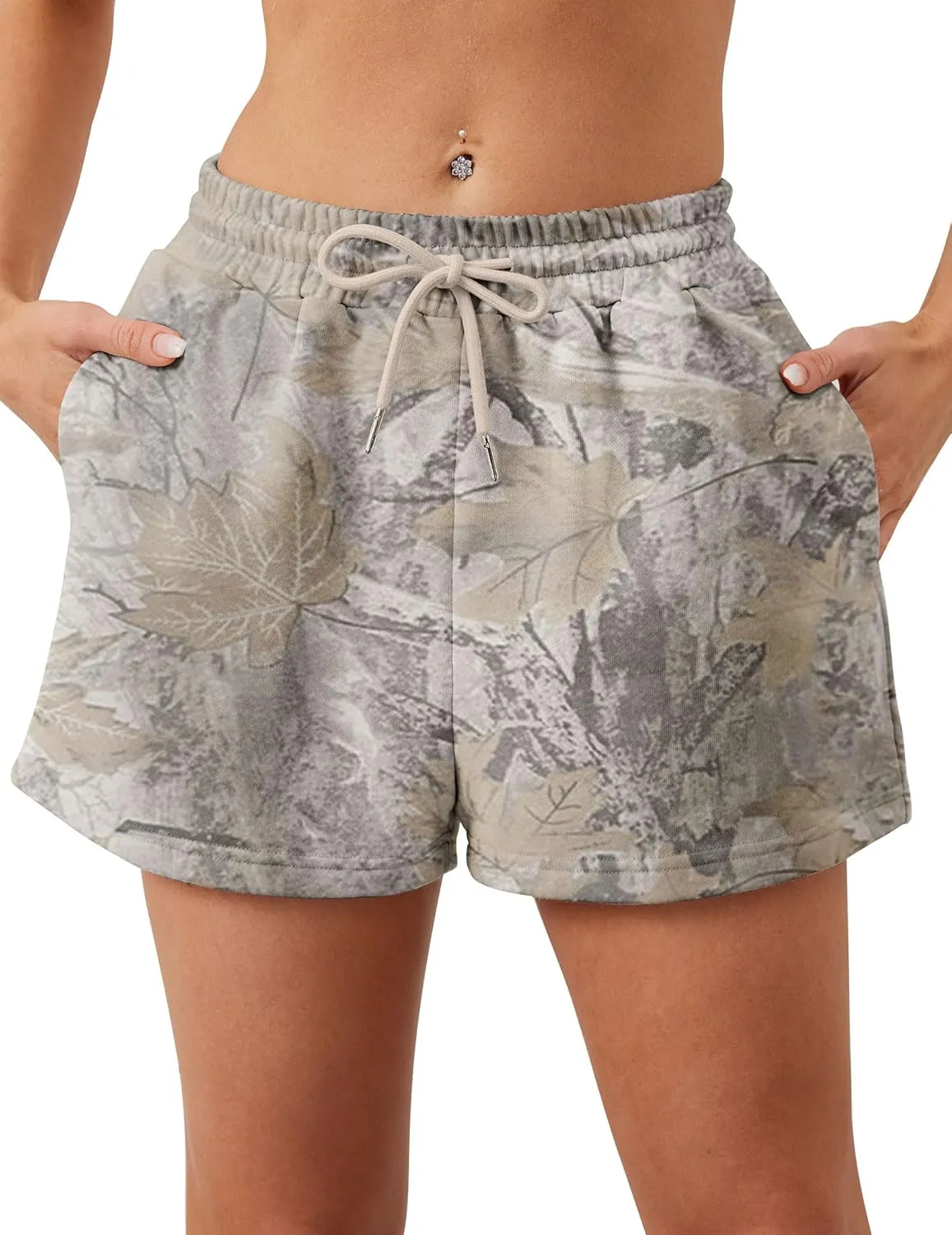 Women Camo Sweat Shorts Casual Elastic Waist Lounge Shorts Drawstring Maple Leaf Print Athletic Shorts with Pockets